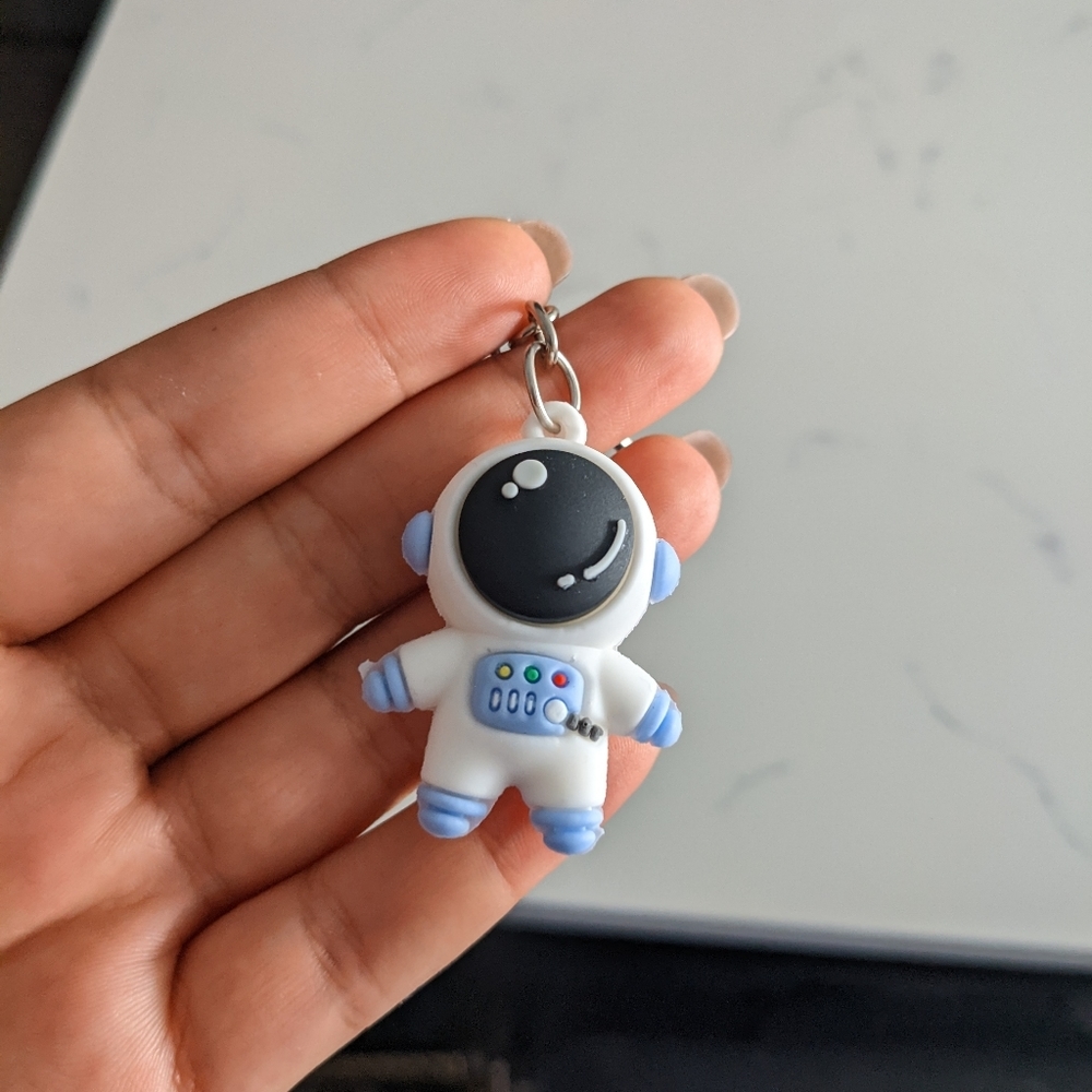 Space travel keychain - Picture 4 of 4